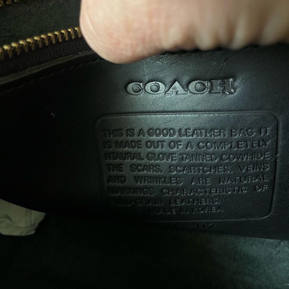 Coach Black Leather Shoulder Bag with Gold Hardware - Picture 4 of 9